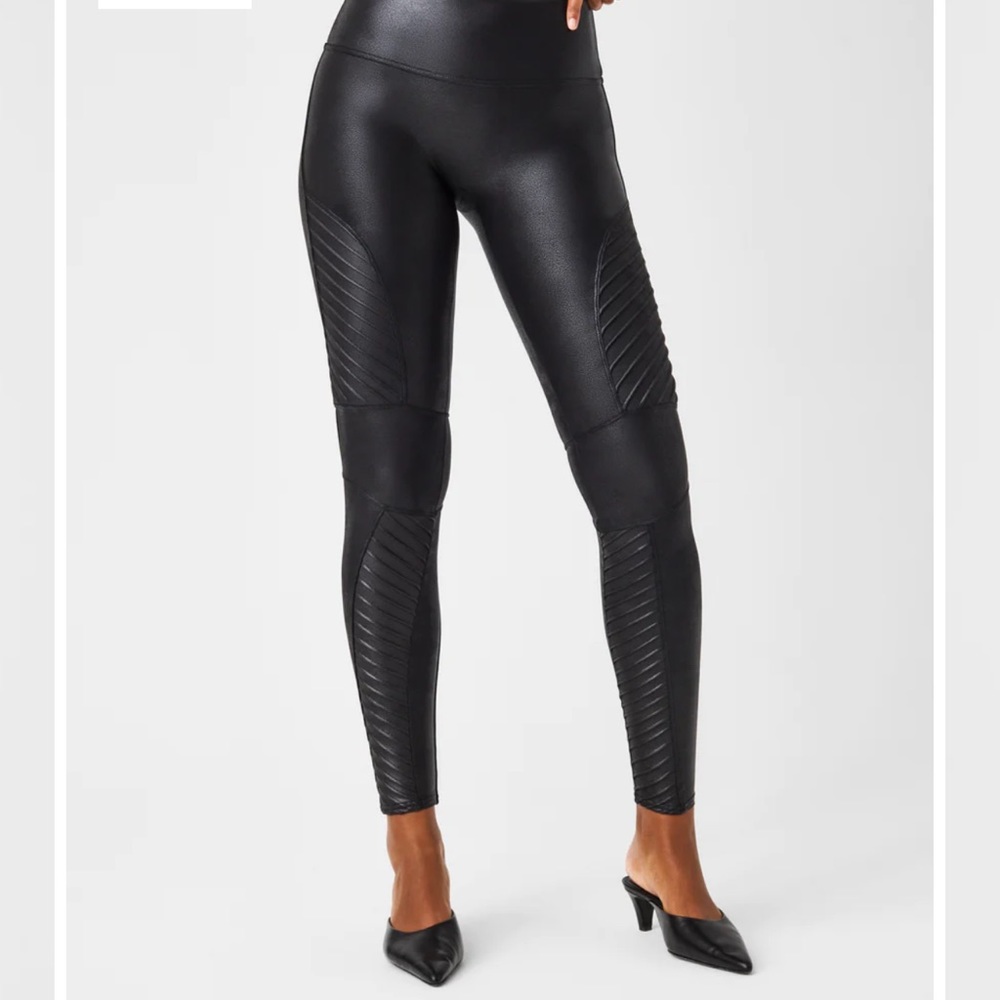 SPANX Faux Leather Moto Leggings Moto Style Leather look leggings-M